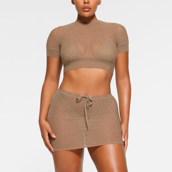 NWT SKIMS MESH RHINESTONE COVER UP T-SHIRT IN DESERT - Picture 3 of 5